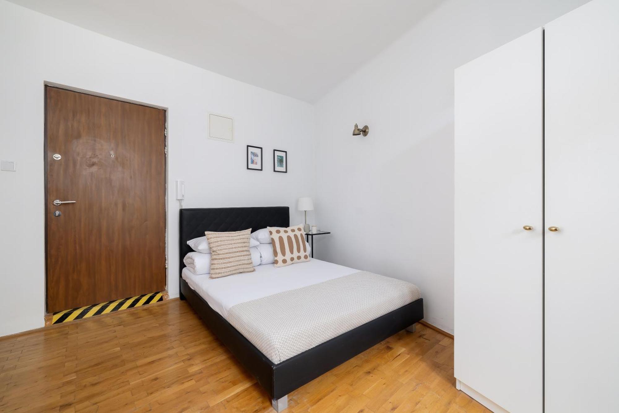 Studio Apartment With Ac - Dluga 65 คราคูฟ ภายนอก รูปภาพ